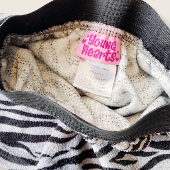 Bundle of Two Toddler 18-24M Mini Skirts - Picture 3 of 6